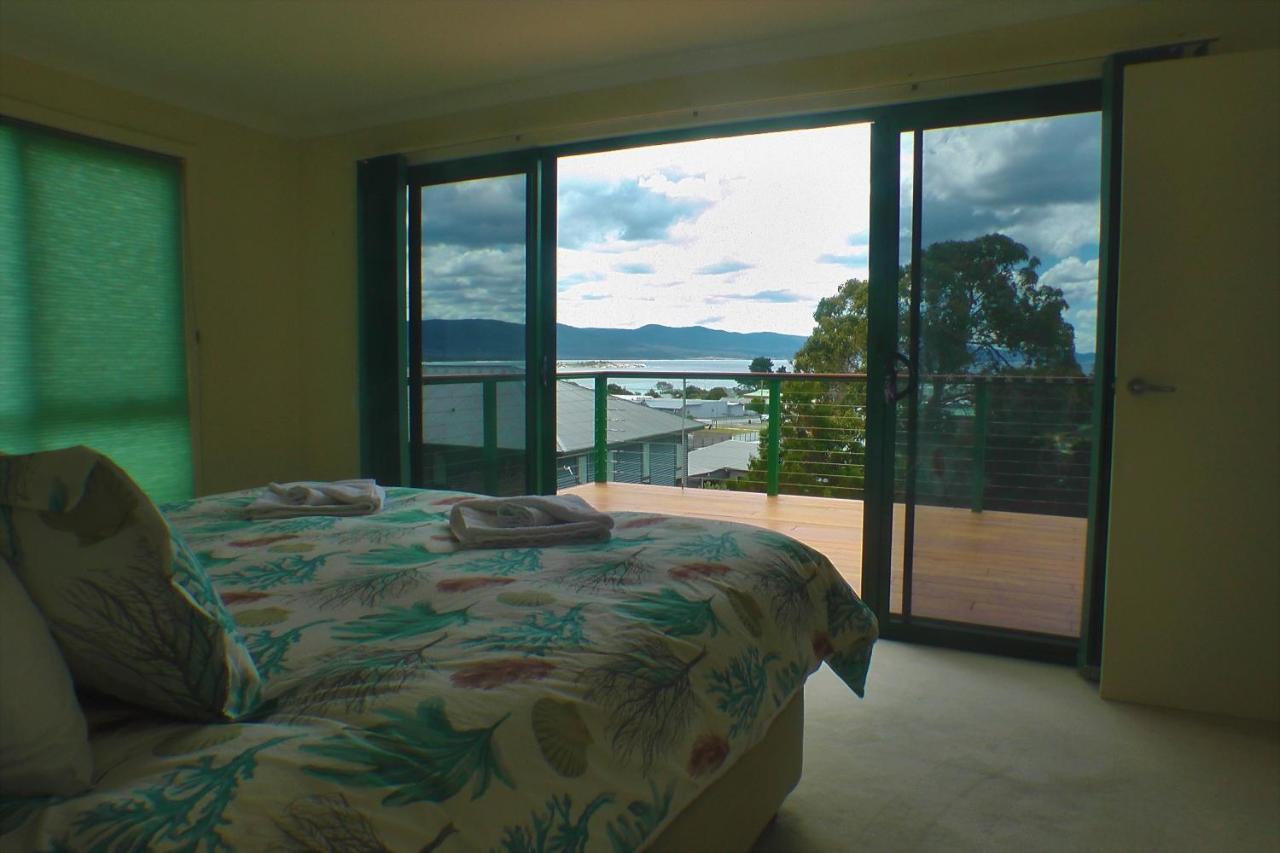 'The Lookout' At 27 Fraser Street Bicheno Extérieur photo